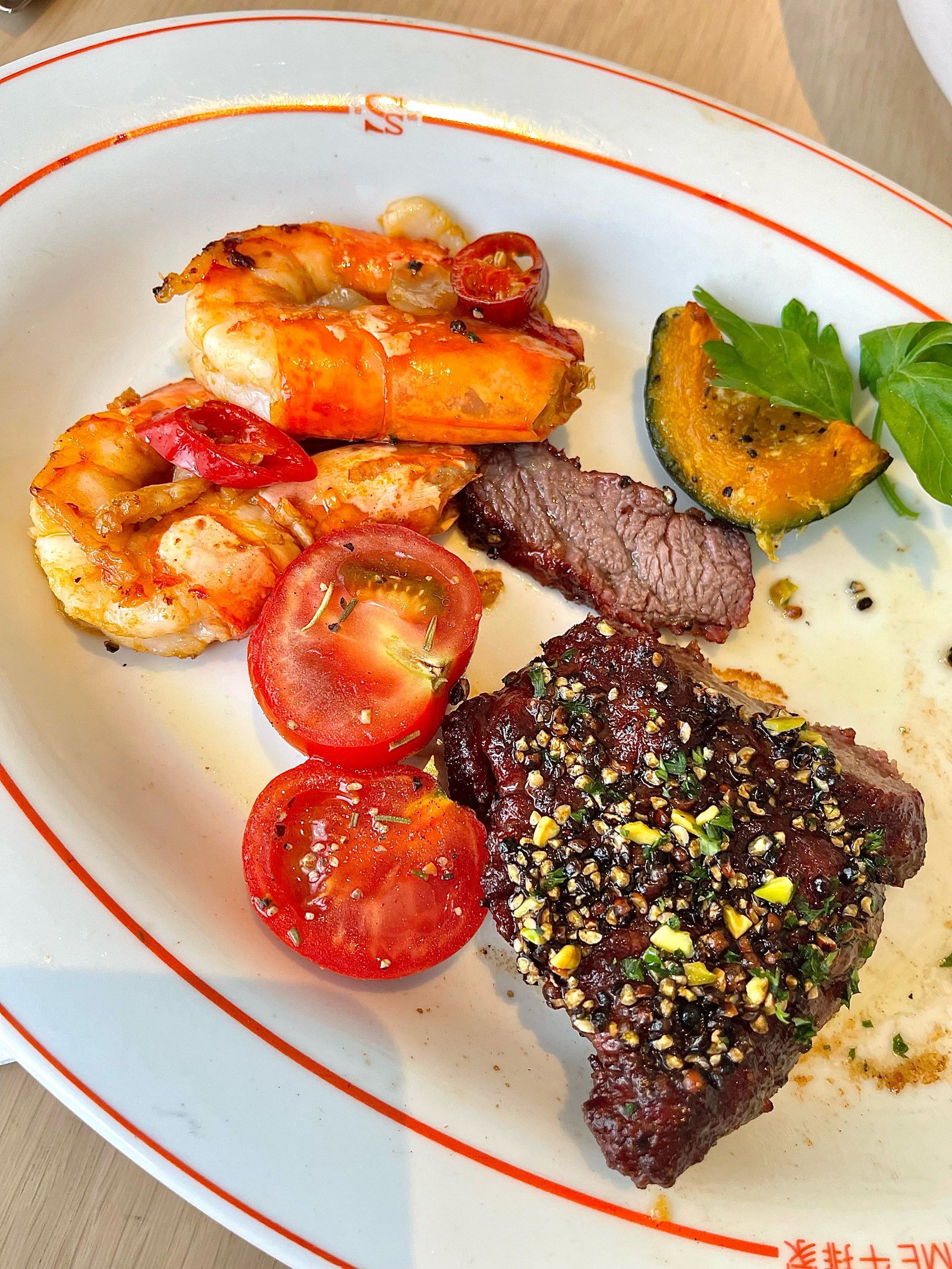 一口牛排一口大虾的幸福!谁懂!