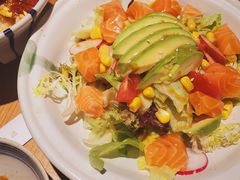 牛油果三文鱼沙拉-初居食屋日式料理(万象城购物中心店)