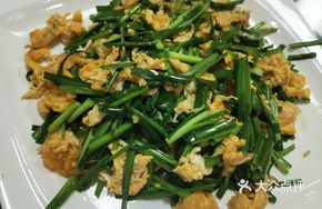 Sea Duck Egg Stir-fried with Leeks