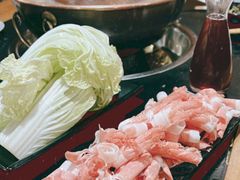 -果松木炭酸菜铜火锅·外婆参鸡汤