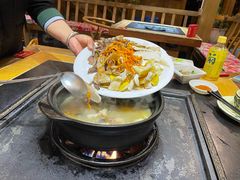 -有一锅·野生菌黑山羊腊排骨火锅(古城北门店)