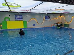 -嘻游纪儿童游泳课程中心(红博中央公园店)