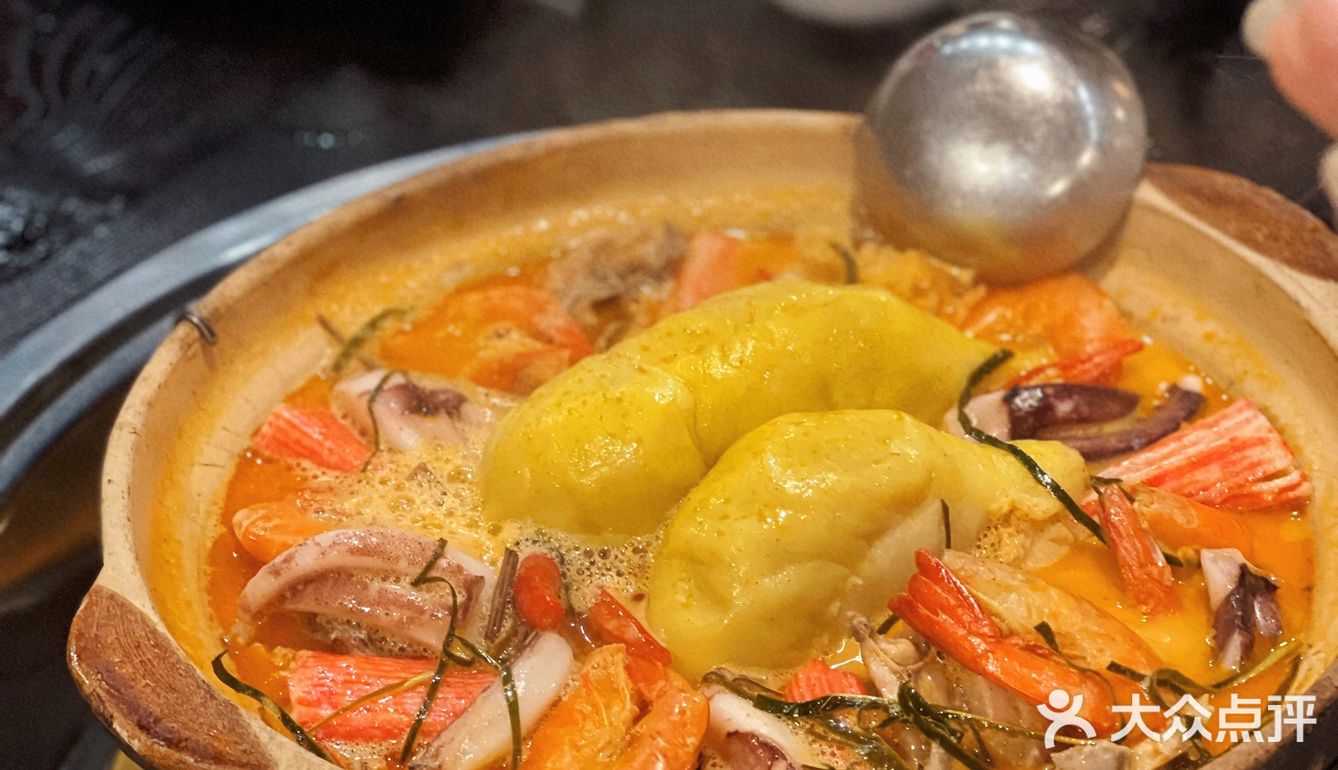 怨种闺蜜被我叫来吃榴莲鸡煲🐔被香迷糊了