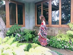 -Chom Cafe and Restaurant