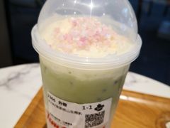 抹茶桃山生椰乳-Tims天好咖啡·贝果(雁展路万象天地店)