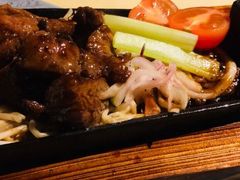-穹六人间 people 6(岳阳路店)