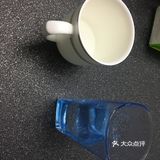 冬天的时候用来喝还有一些酒杯，茶壶都是是玻璃制成