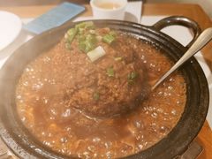 比拳头大的咸蛋黄狮子头-聚友斋(陶瓷琉璃馆水晶街店)