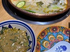 -洱火云南酸菜牛肉火锅(石景山当代商城店)