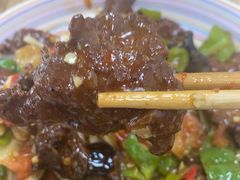 -歹歹的加个面过油肉拌面