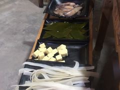 -果松木炭酸菜铜火锅·外婆参鸡汤