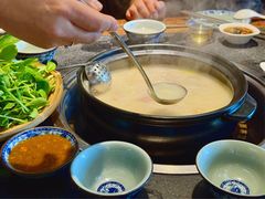 -大匠工房古船木艺术餐厅·猪肚鸡专门店(长白仙岛店)