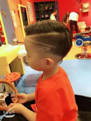 -Mini Me儿童美发王国(友好时尚购物城店)