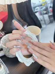 -芊屿芊浔美甲