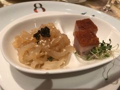 脆皮烧肉伴鱼子酱海蜇丝-8餐厅(新葡京酒店)