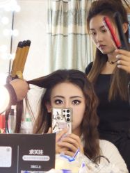 -红馆妆造(中央大街店)