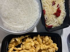 -洪姐川菜东北菜铁锅炖(天生丽街店)