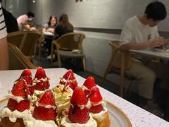 草莓忌廉华夫饼-BE BRIGHT KITCHEN(正佳广场店)
