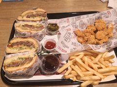 -The Habit Burger Grill 哈比特汉堡(复兴soho店)