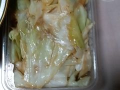 手撕莲花白-老滇山寨•云南特色菜•地方菜•民族风情歌舞表演(金碧店)