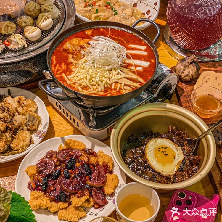 沈阳大叔家的口蘑芝士虾滑vs桑椹果酱锅包肉juju好吃呢