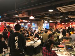 大堂-鲜入围煮花胶鸡海鲜火锅