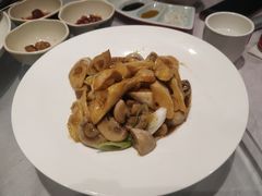 春笋烧口蘑-京味斋·北京烤鸭(北京南站洋桥店)