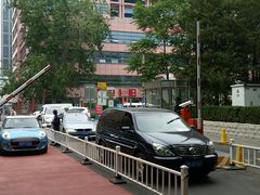 -北京市海淀医院-停车场