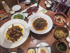 -老滇山寨•云南特色菜•地方菜•民族风情歌舞表演(金碧店)