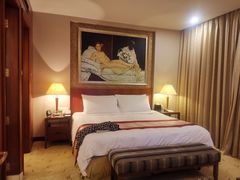 -汕尾巴黎半岛酒店