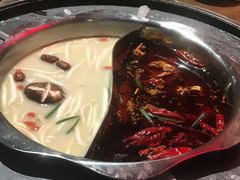 -三人行骨头王火锅(长寿店)