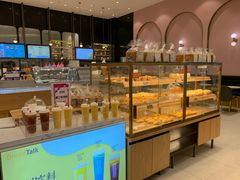 面包甜点陈列柜-面包新语(融创茂店)