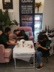 -进巍美甲