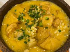 海鲜石锅蟹黄豆腐-东方之珠海鲜酒楼(南开店)