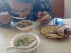 -洪峰浩老北京烧饼夹肉(角门路店)