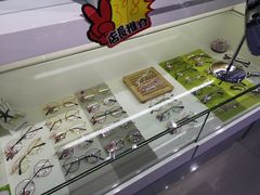 -提一眼镜·蔡司·依视路(小寨店)