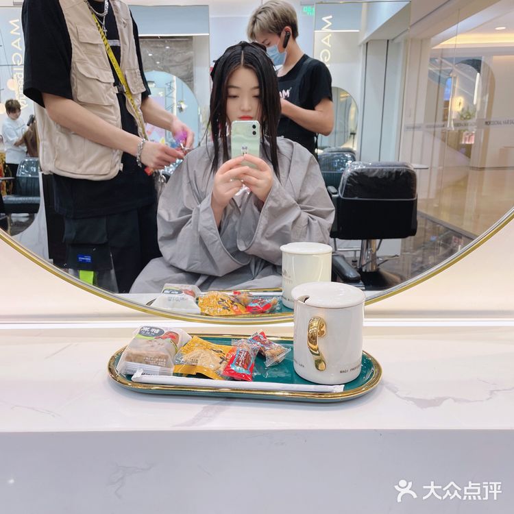 夏天到咯，你有没有换一个清爽又减龄的发型呢