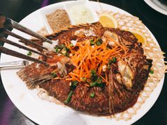 香草烤罗非鱼-鹿港小镇(悠唐店)