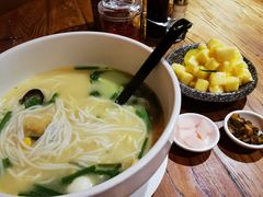 秀才米线-茶花妹子云南餐厅(传媒大学店)