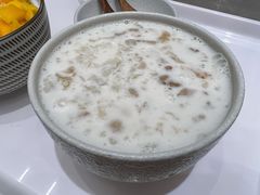 椰汁银耳炖桃胶-小团圆糖水铺(襄阳南路店)