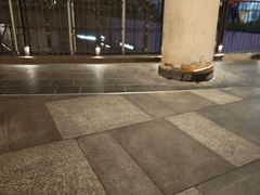 -瑞虹新天地月亮湾