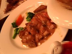 煎鸡排配鹅肝酱-宝莱纳啤酒花园餐厅PAULANER BRAUHAUS Nanjing(广州路店)