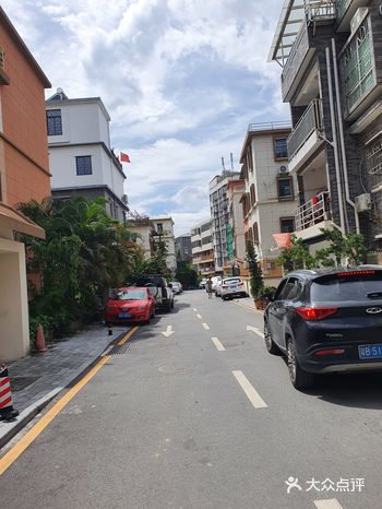 梧桐山是深圳市最高的峰，可以远处看到香港，也是一个看
