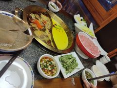 -小天鹅火锅·一线江景洪鼎旗舰店(洪崖洞店)
