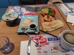 -必胜客(广渠路店)