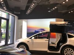 -TESLA 特斯拉(上海太古汇体验店)