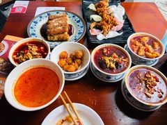 -炉小二铜锅牛蛙•川湘菜(三里屯店)