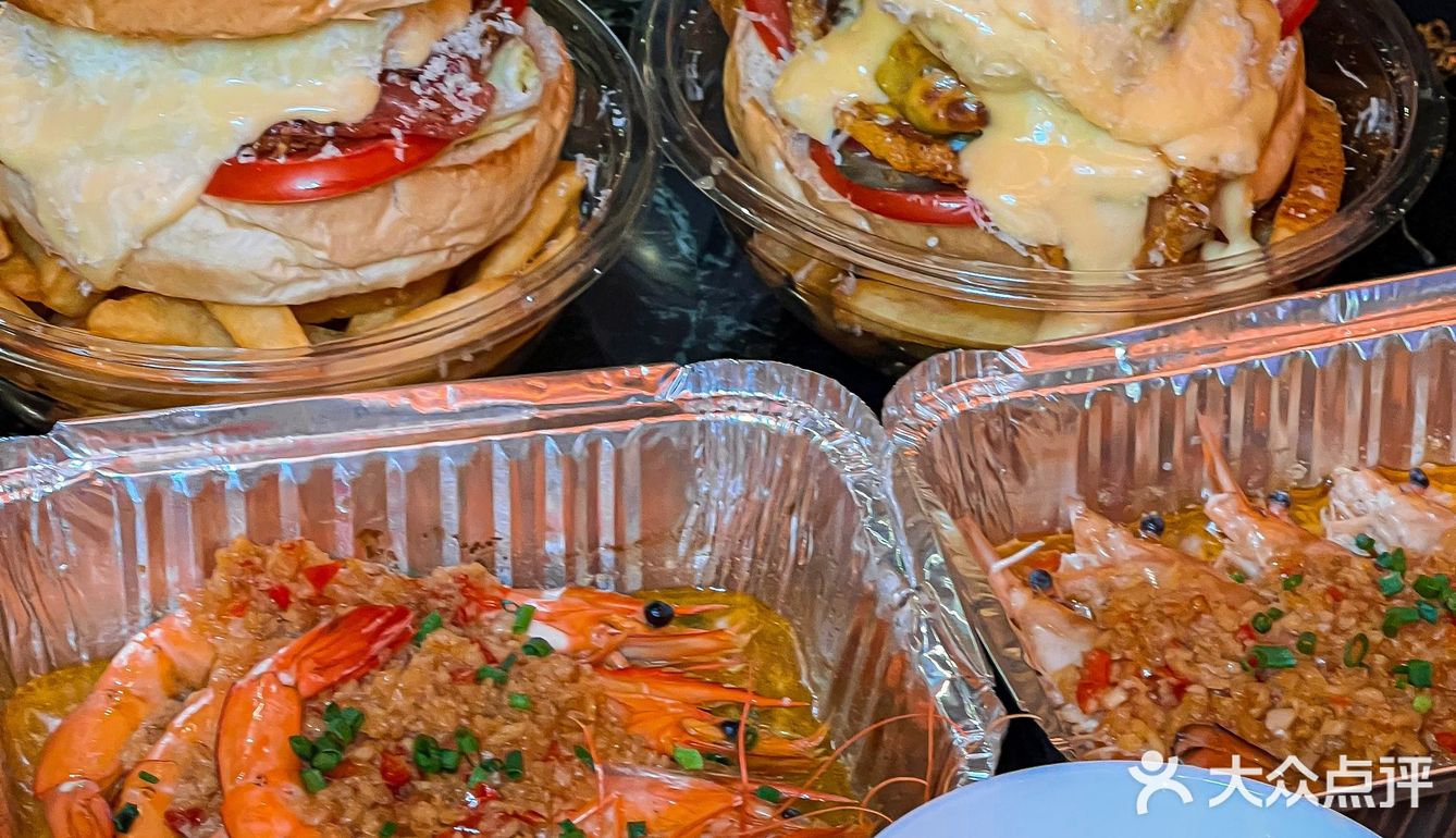 武汉江边街头汉堡🍔！饿了么兄弟们