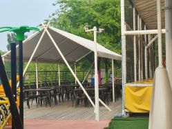 -爱伴·布鲁豪斯游乐场