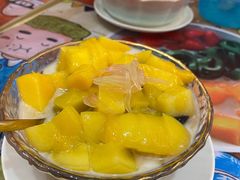 芒果黄桃黑钻-甜心妈妈·榴莲星级糖水(北京路总店)